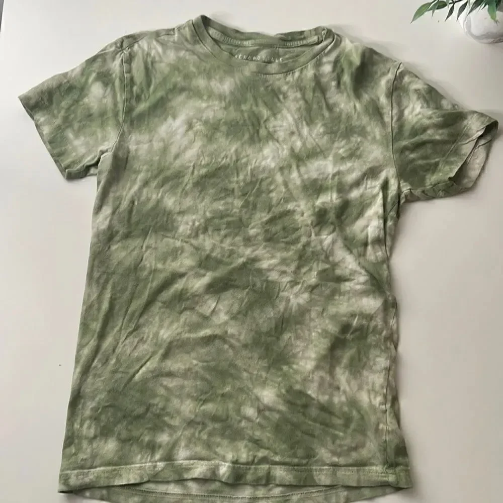 🌻3/20 Aeropostale tie dye short sleeve T-shirt.  Size XS.